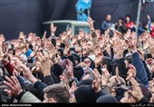 تهران| اجتماع بزرگ دسته‌های عزاداری هیئات مذهبی و مردم شهر پرند در روز شهادت حضرت زهرا(ع) + فیلم