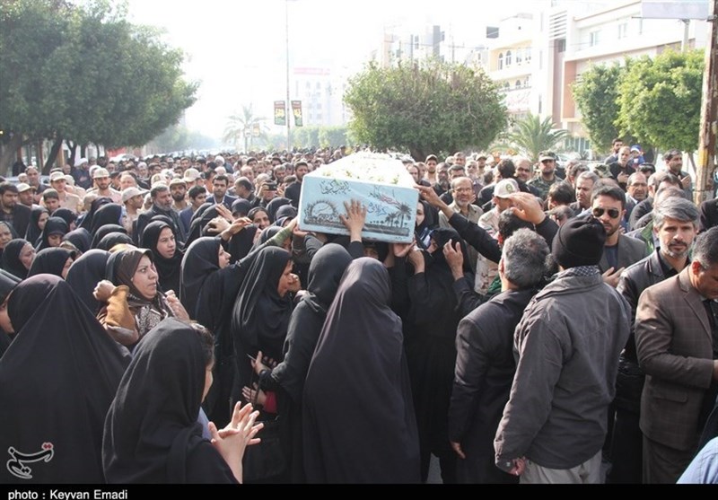 مراسم عزاداری شهادت حضرت زهرا (س) و تشییع شهید گمنام در بوشهر به روایت تصویر