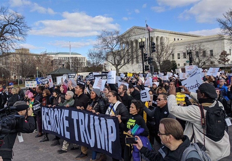 US Protesters Swarm Capitol Hill Demanding More Impeachment Witnesses