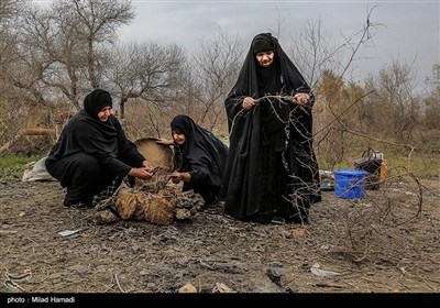 صرف غذای محلی در کنار هورالعظیم - خوزستان