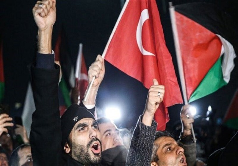 ترکی میں امریکا اور اسرائیل کے خلاف زبردست مظاہرے