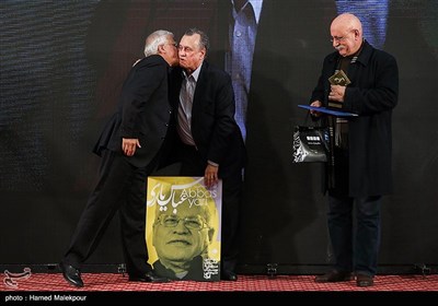بزرگداشت عباس یاری در سیزدهمین شب منتقدان و نویسندگان سینمای ایران