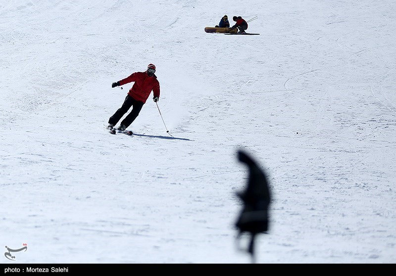 رئیس هیئت اسکی اصفهان: مشکلات اقتصادی تهیه تجهیزات اسکی را سخت کرده؛ پیست فریدونشهر همچنان تعطیل است
