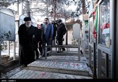 حضور رهبر معظم انقلاب اسلامی در مرقد امام خمینی(ره) وگلزار شهدا