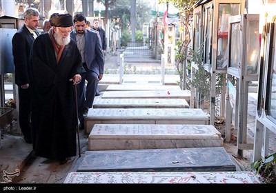 حضور رهبر معظم انقلاب اسلامی در مرقد امام خمینی(ره) وگلزار شهدا