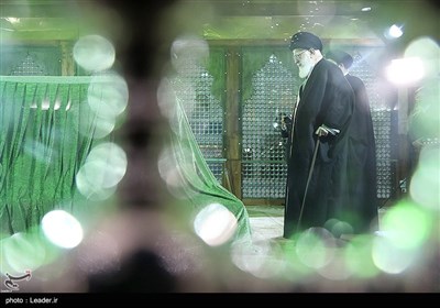 حضور رهبر معظم انقلاب اسلامی در مرقد امام خمینی(ره) وگلزار شهدا
