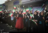 زنگ جشن انقلاب در استان زنجان به صدا درآمد
