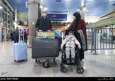 پالایش مسافران ورودی پرواز های چین توسط تیم پزشک مرزی در فرودگاه امام خمینی(ره)