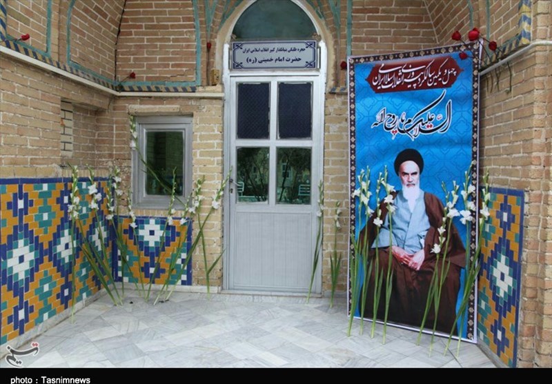 گلباران حجره طلبگی امام خمینی(ره) در اراک به روایت تصویر