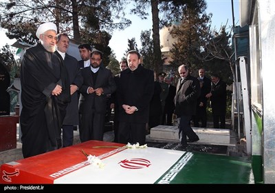 Iranian President Pays Tribute to Founder of Islamic Republic