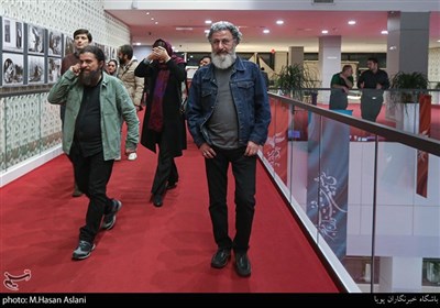 بهرام عظیمی کارگردان در اولین روز سی و هشتمین جشنواره فیلم فجر در پردیس چارسو