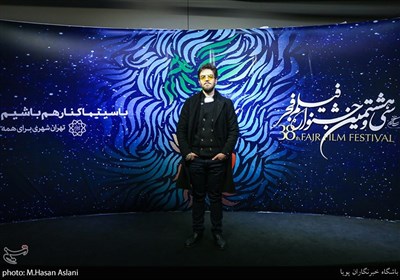 محمدرضا لطفی کارگردان فیلم سینمایی تعارض در دومین روز سی‌وهشتمین جشنواره فیلم فجر در پردیس سینمایی چارسو 