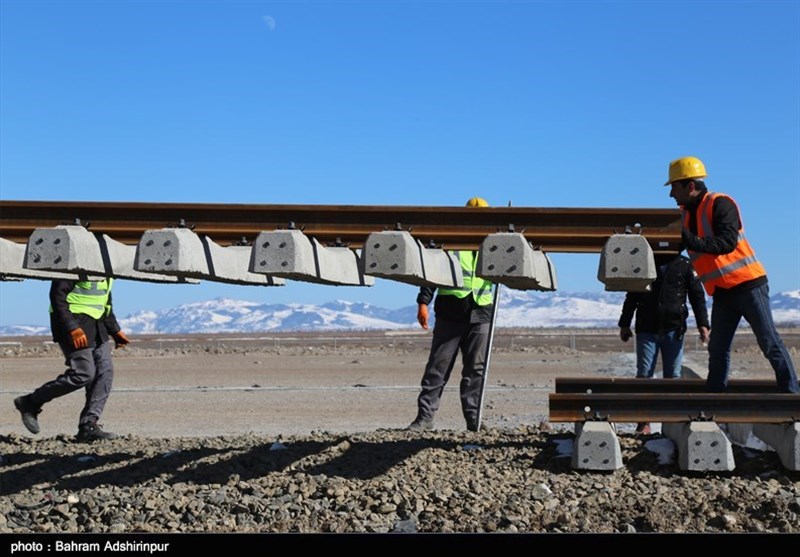 Iran’s Rail Industry Receiving Attractive Foreign Offers Every Day: Minister