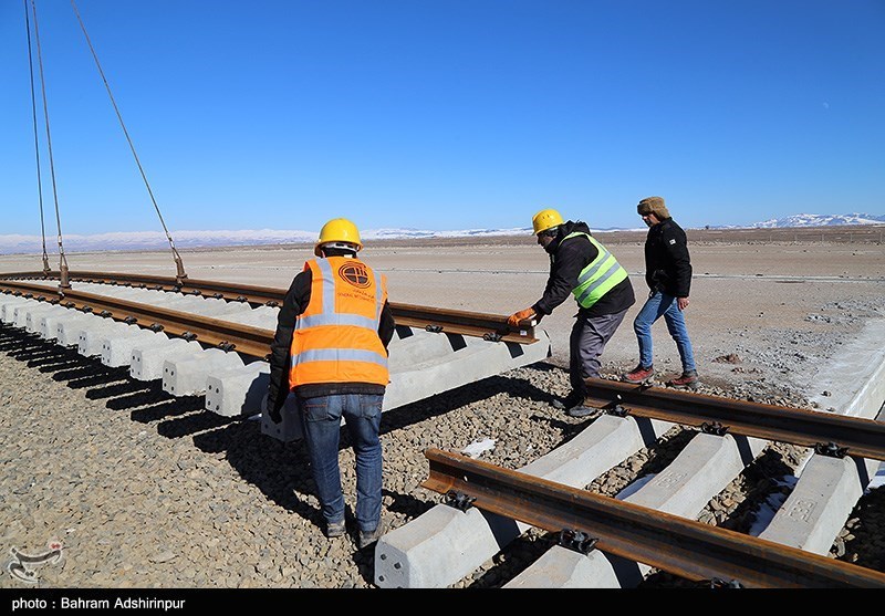آغاز عملیات ریل‌گذاری طولانی‌ترین خط آهن کشور / ‌استراتژیک‌ترین پروژه اقتصادی ایران به مکران می‌رسد