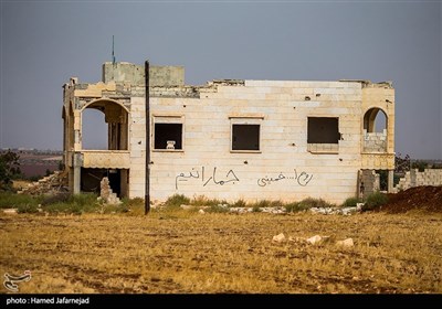 آثار بجامانده از انفجار گروهک تروریستی داعش در نزذیکی شهرهای نبل و الزهرا