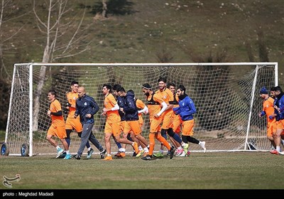 تمرین تیم فوتبال استقلال پیش از دربی