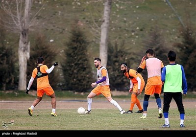 تمرین تیم فوتبال استقلال پیش از دربی