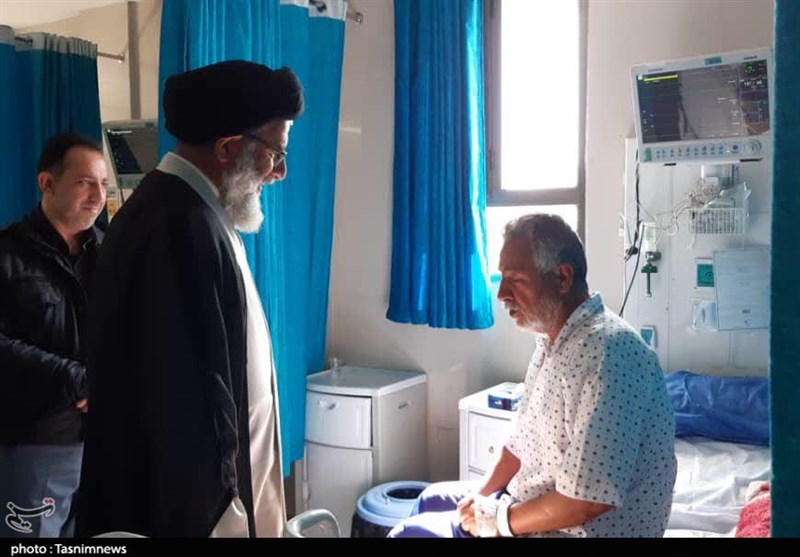 نماینده ولی فقیه در استان خوزستان از بخش‌های مختلف بیمارستان گلستان بازدید کرد + تصاویر