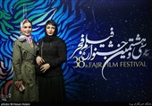 سمیرا حسن پور و متین ستوده بازیگر فیلم «سه کام حبس» در پنجمین روز سی و هشتمین جشنواره فیلم فجر در پردیس چارسو