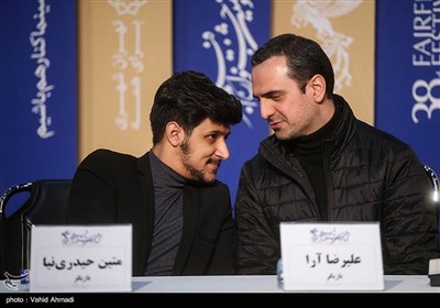 علیرضا آرا و متین حیدری نیا در نشست خبری فیلم مردن در آب مطهر