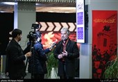 مصاحبه با محمدرضا علیا دوبلور در هفتمین روز سی و هشتمین جشنواره فیلم فجر در پردیس چارسو