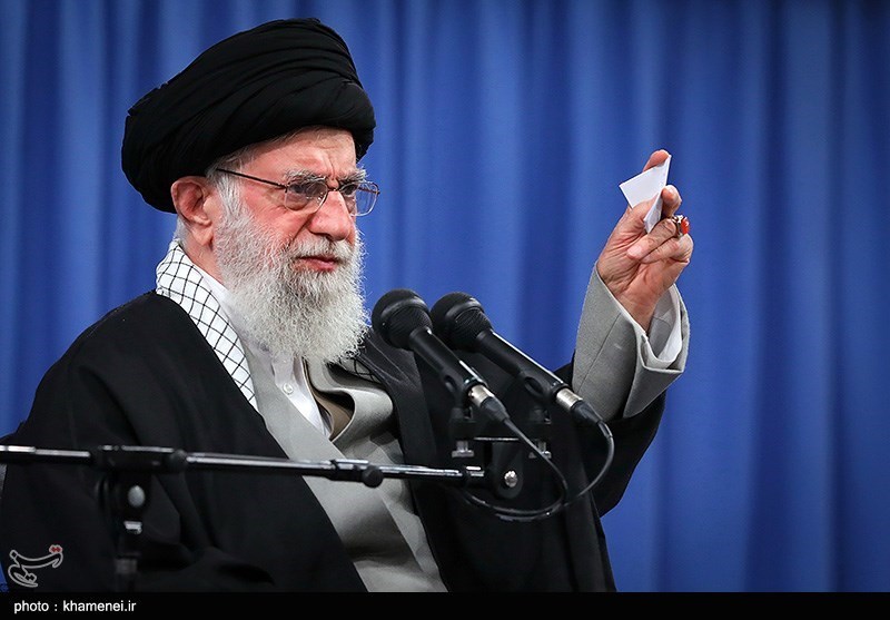 امام خامنه‌ای: اگر تمام تحریم‌ها را در عمل بردارند به تعهدات برجامی برمی‌گردیم