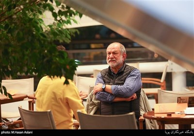  استقبال هنرمندان از پیکر آتیلا پسیانی در فرودگاه/ آقای بازیگر بعد از چند روز به ایران رسید + عکس 