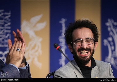 بهمن ارک در نشست خبری فیلم پوست