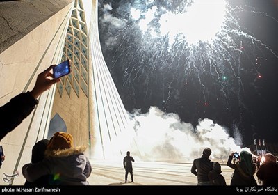 مراسم نورافشانی برج آزادی به مناسبت سالگرد پیروزی انقلاب اسلامی