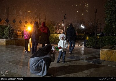 مراسم نورافشانی برج میلاد به مناسبت سالگرد پیروزی انقلاب اسلامی