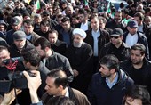 حضور روحانی در جمع راهپیمایان 22 بهمن +تصاویر