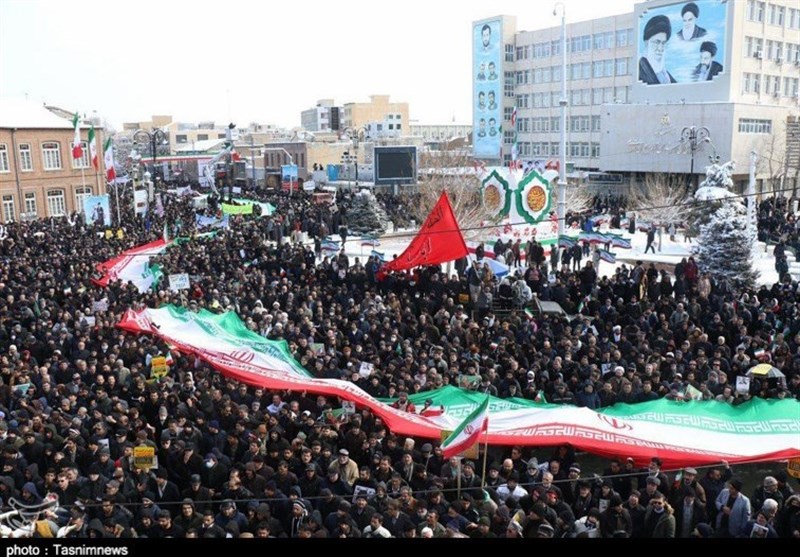 حضور پرشور مردم ارومیه در راهپیمایی یوم الله 22 بهمن به روایت تصویر