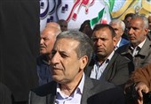 استاندار بوشهر: ملت ایران با تحمل سختی‌ها در مقابل دشمنان کوتاه نمی‌آید