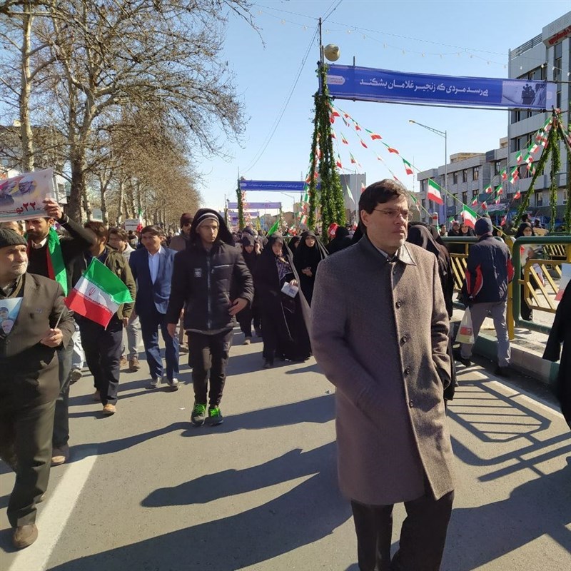حضور شخصیت ها و مسئولین در راهپیمایی 22 بهمن + عکس - تسنیم
