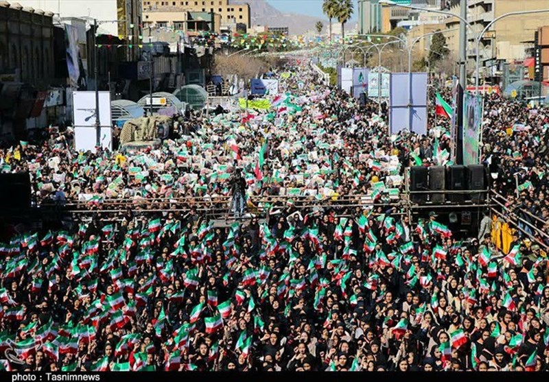 حضور حماسی و باشکوه مردم شیراز در یوم‌الله 22 بهمن ماه + تصاویر‌