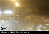 اردبیل| زورآزمایی زمستان در 40 روز مانده به بهار؛ شهر خلخال زیر برف رفت + تصویر