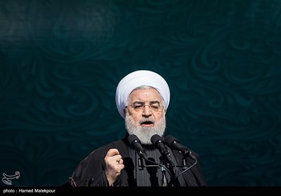 سخنرانی حجت‌الاسلام حسن روحانی رئیس جمهور در مراسم یوم‌الله 22 بهمن در تهران - میدان آزادی