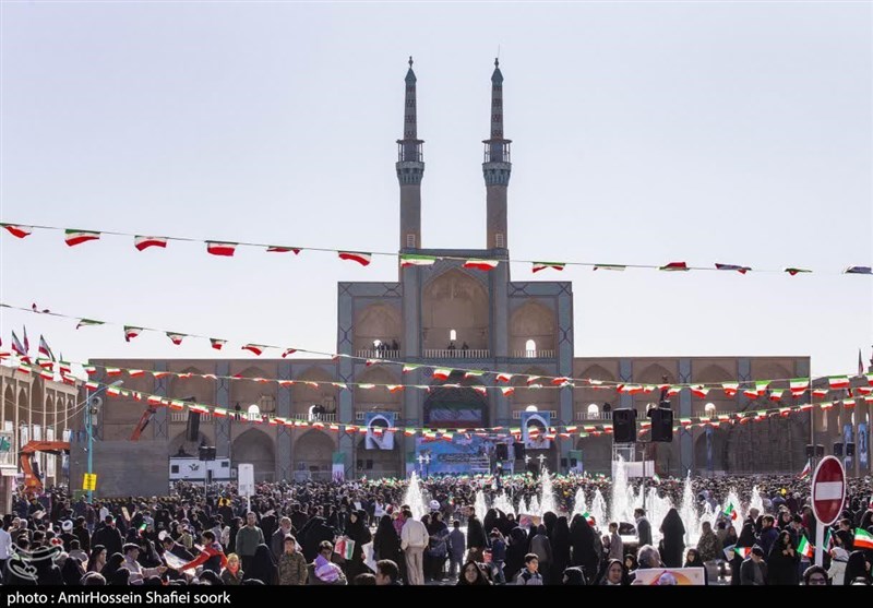 روایت تصویری تسنیم از راهپیمایی باشکوه 22 بهمن در یزد‌