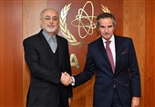Nuclear Chief: Iran Not to Bow to Pressure