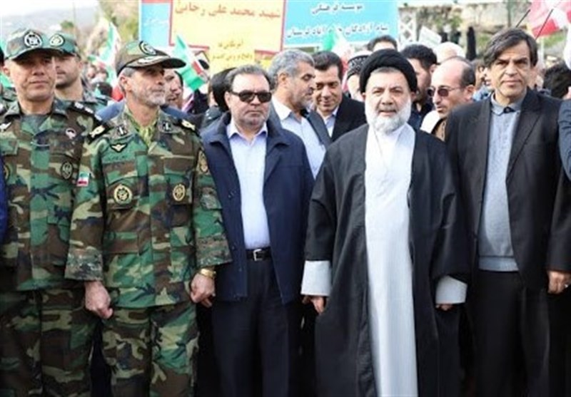 استاندار لرستان: مردم همچون 41 سال گذشته مدافع انقلاب اسلامی هستند