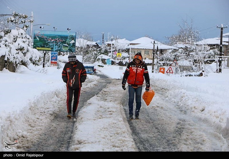 بارش برف در روستاهای کلاچای و رحیم آباد گیلان- عکس استانها تسنیم | Tasnim
