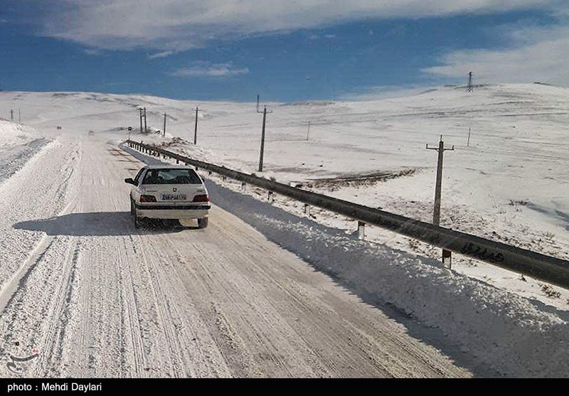 آخرین وضعیت راه‌ها| برف نوروزی در جاده‌های 5 استان/ ترافیک نیمه‌سنگین در آزادراه کرج ـ قزوین