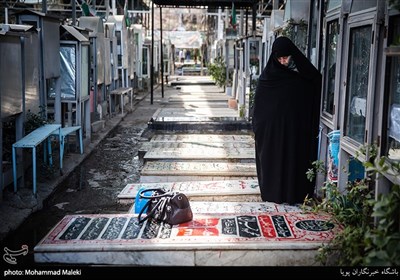 مادران شهدا در آستانه سالروز میلاد حضرت فاطمه (س) و گرامیداشت روز مادر به دیدار فرزندانشان در گلزار شهدا رفتند