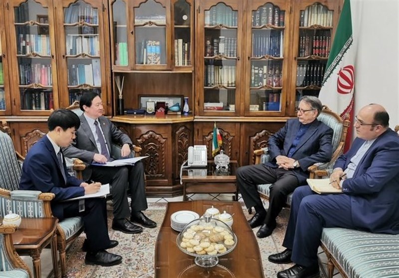 سفیر چین با معاون امور بین‌المللی و حقوقی وزیر امور خارجه دیدار کرد