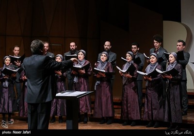 گروه کر اردیبهشت در چهارمین شب سی و پنجمین جشنواره موسیقی فجر