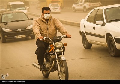 گرد و غبار مدارس و دانشگاه‌های کرمانشاه را تعطیل کرد