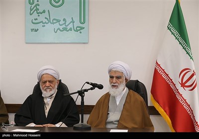 نشست خبری حجت‌الاسلام عباسعلی اختری و حجت‌الاسلام غلامرضا مصباحی‌مقدم کاندیداهای مشترک جامعه روحانیت مبارز و جامعه مدرسین حوزه علمیه قم در انتخابات میان دوره‌ای مجلس خبرگان رهبری