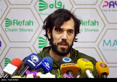 صمد نیکخواه بهرامی کاپیتان تیم ملی بسکتبال ایران