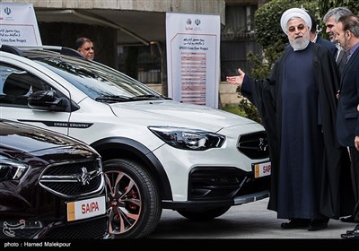 بازدید حجت‌الاسلام حسن روحانی رئیس‌جمهور از چهار خودرو تولید داخل