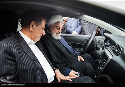 رونمایی از چهار خودرو تولید داخل با حضور حجت‌الاسلام حسن روحانی رئیس‌جمهور و اسحاق جهانگیری معاون اول رئیس جمهور